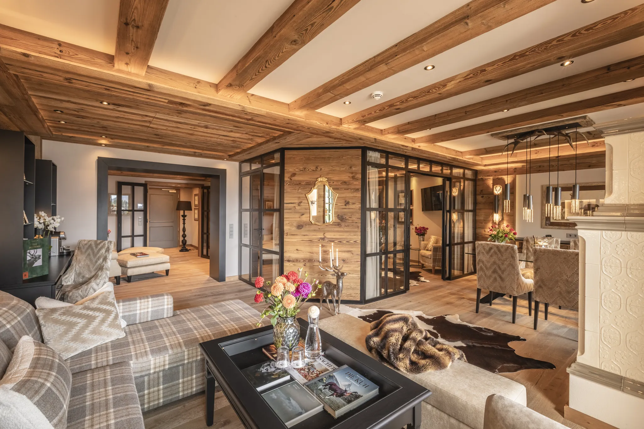 Suite im Alpin Resort Sacher mit Blick nach draußen